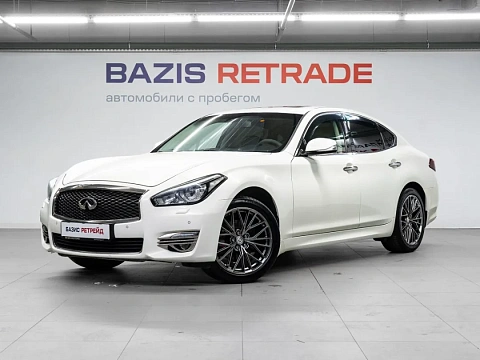 Infiniti Q70